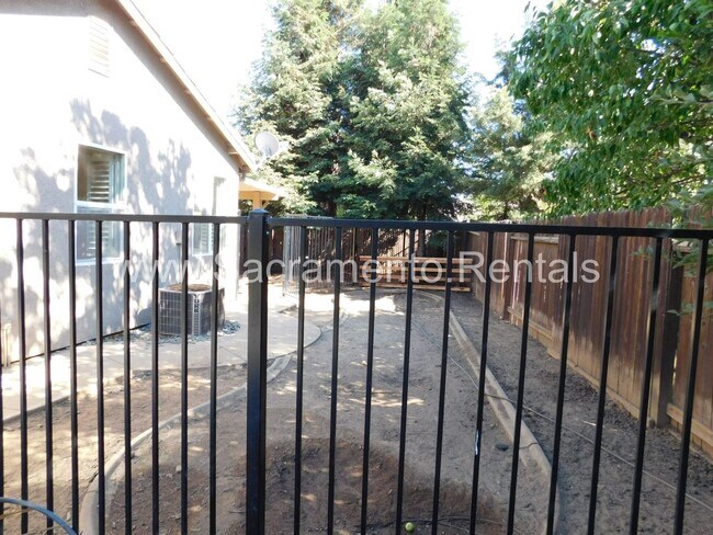Building Photo - 3 br, 2 bath House - 841 Dorsett Court