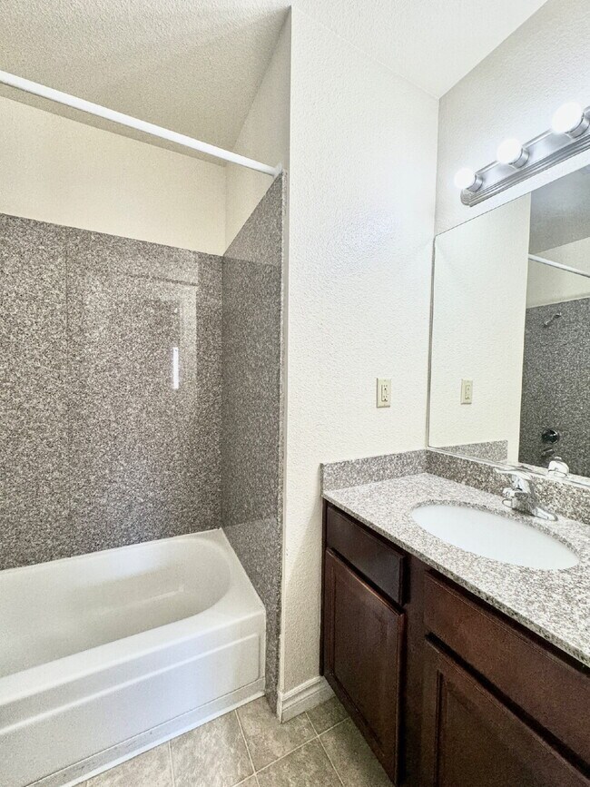 Building Photo - Las Vegas Guard-Gated Condo for Rent | 2 Bedroom Upstairs Unit | River Glen Community