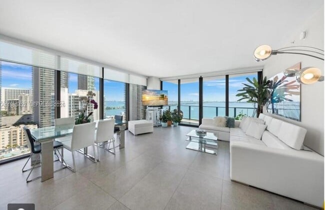 Building Photo - 460 NE 28th St