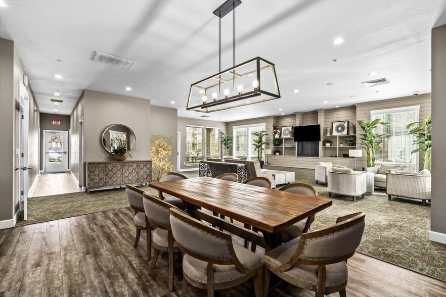 Building Photo - Fruitland Meadow