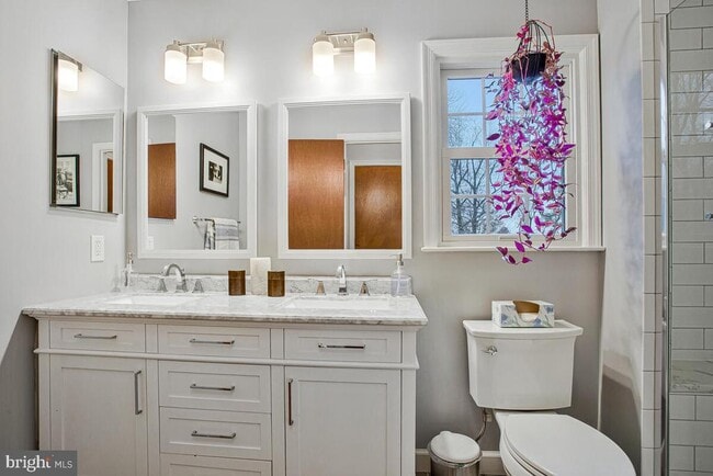 Building Photo - 15805 Wayne Ave