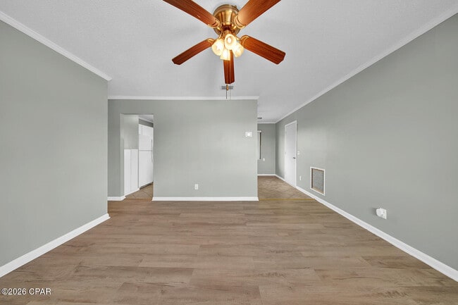 Building Photo - 922 Everitt Ave