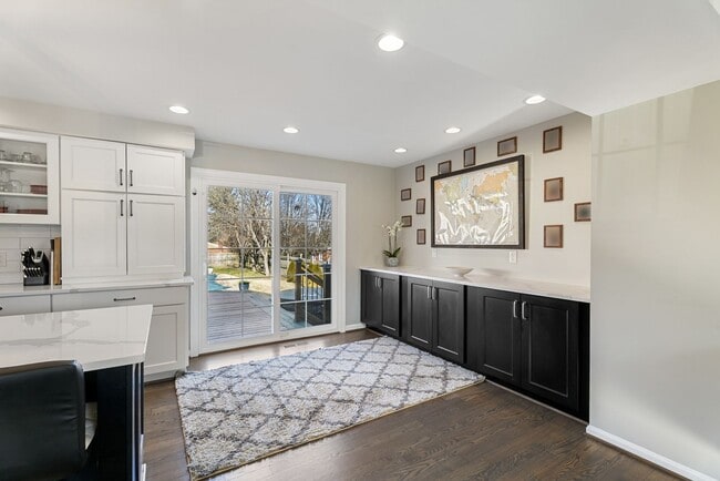 Building Photo - 3100 Franklin St