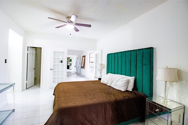 Building Photo - 1914 Hickory Lawn Dr