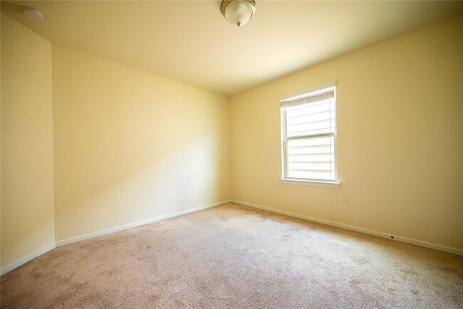 Building Photo - 6038 Wesley Manor Ct