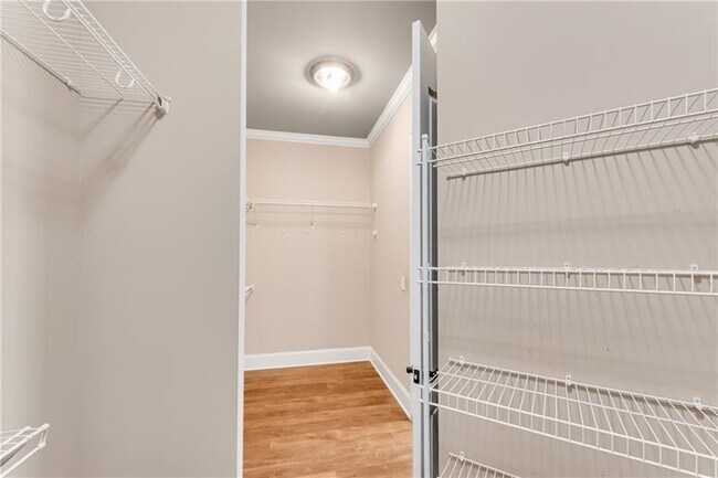 Building Photo - 5861 Yoshino Cherry Ln NE