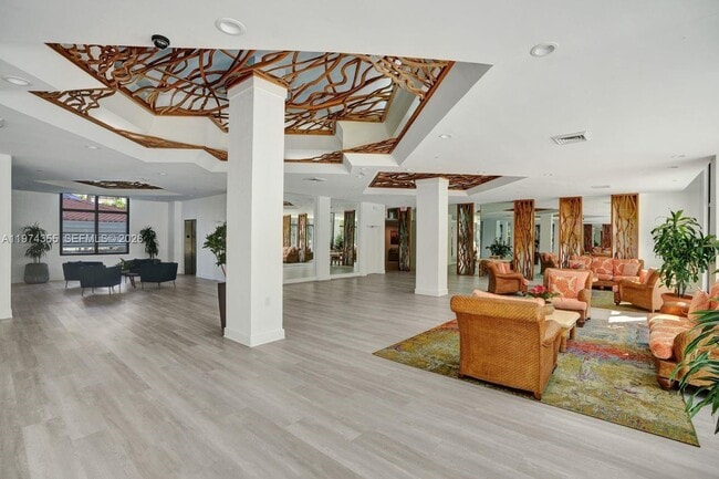 Building Photo - 1450 Brickell Bay Dr