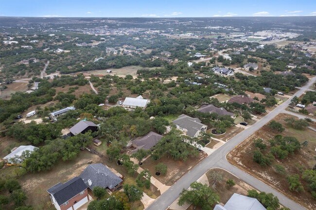 Building Photo - 900 Morgan Hill Dr