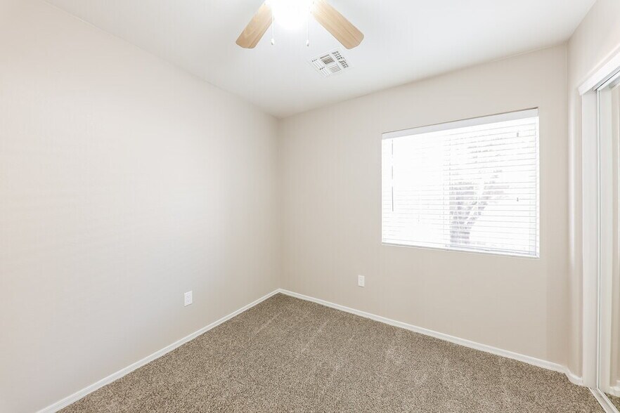 Building Photo - 427 N Payton