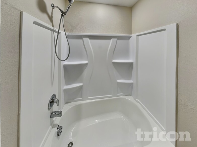 Building Photo - 1001 Odlozil Ln