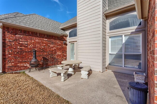 Building Photo - 8803 Falcon View Dr