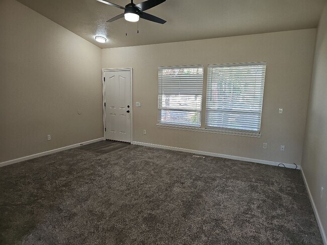 Building Photo - Cute Nampa home in one of  the most desirable neighborhoods. Fabulous location. 7159 E. Hampton.