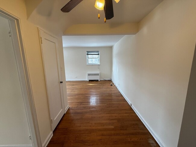 Building Photo - 194-01 37th Ave