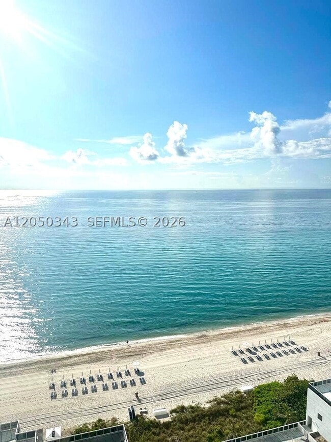 Building Photo - 15901 Collins Ave