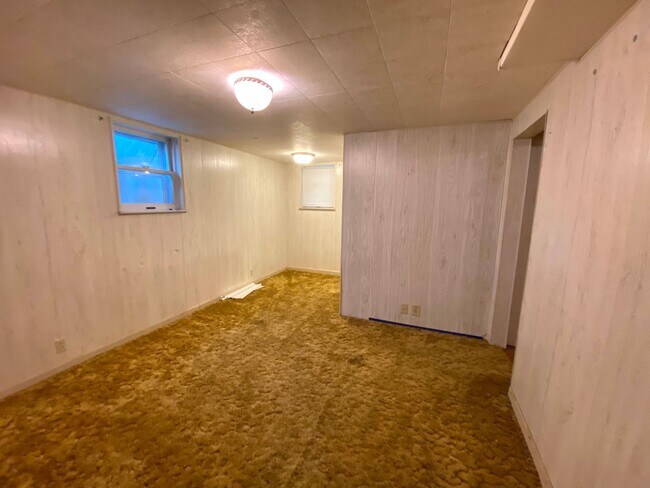 Building Photo - 5 Bedroom by NDSU!!