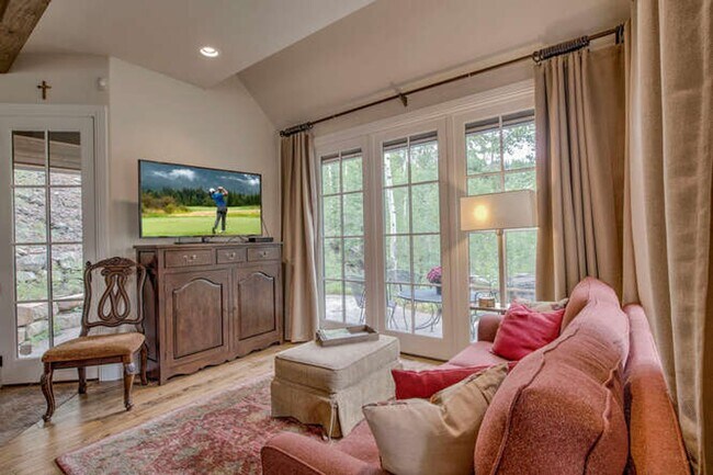 Building Photo - Winter Rental