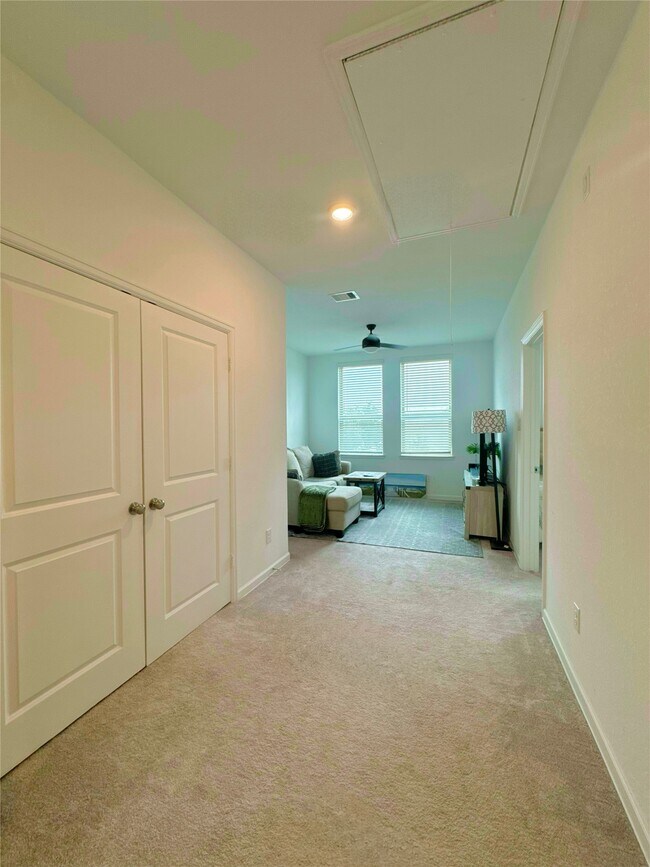 Building Photo - 4015 Champlain Wy