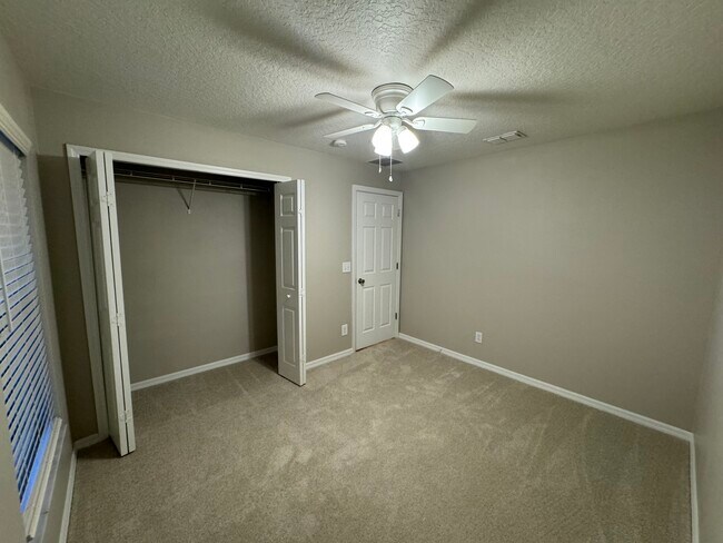 Building Photo - 322 Halstead Dr