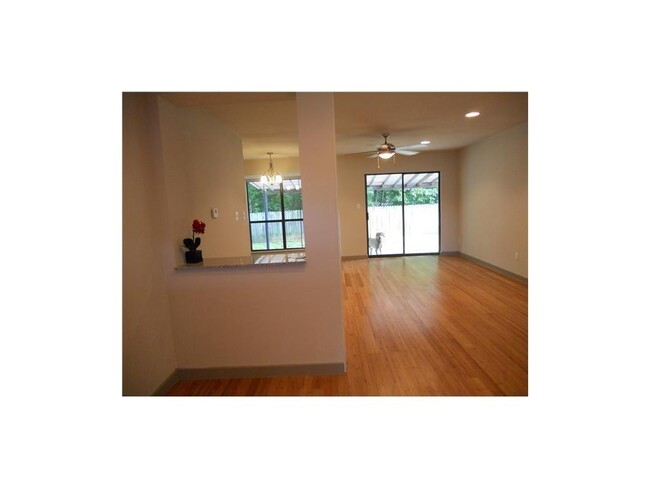Building Photo - 4907 Richmond Ave