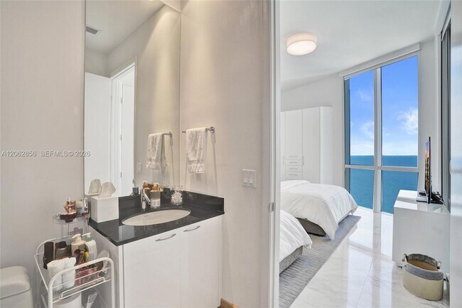 Building Photo - 16001 Collins Ave