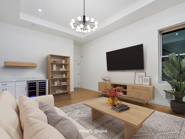 Building Photo - 842 N Wolcott Ave