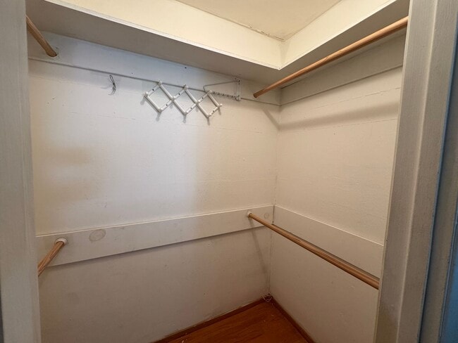 Building Photo - Single level 4 bedroom, 2  bath home – mov...