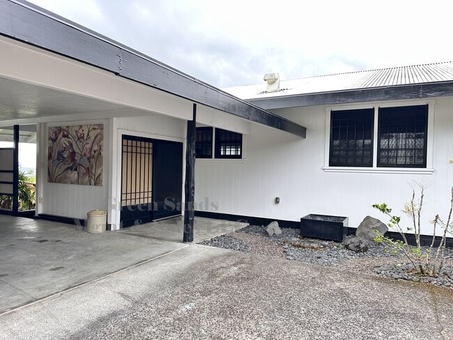Building Photo - Kaumana Terrace Home