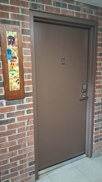 Building Photo - 6062 Donna-Jay Dr