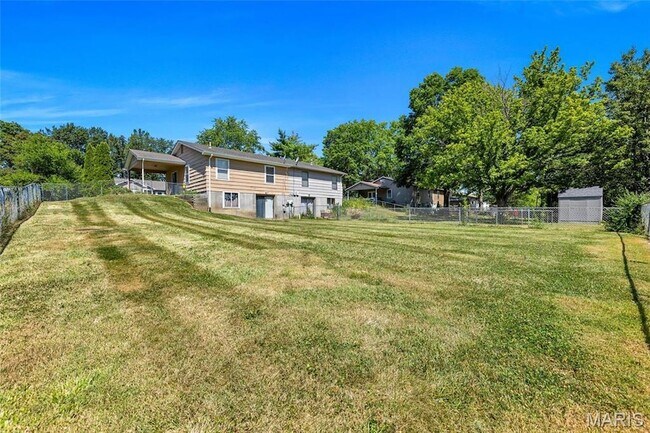 Building Photo - 32 Laura Dr