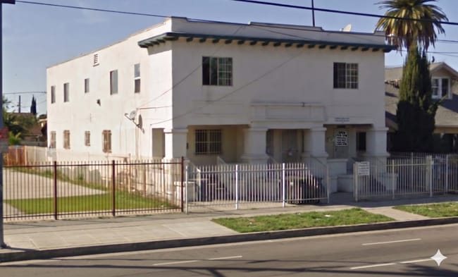 Building Photo - 5263 S Figueroa St