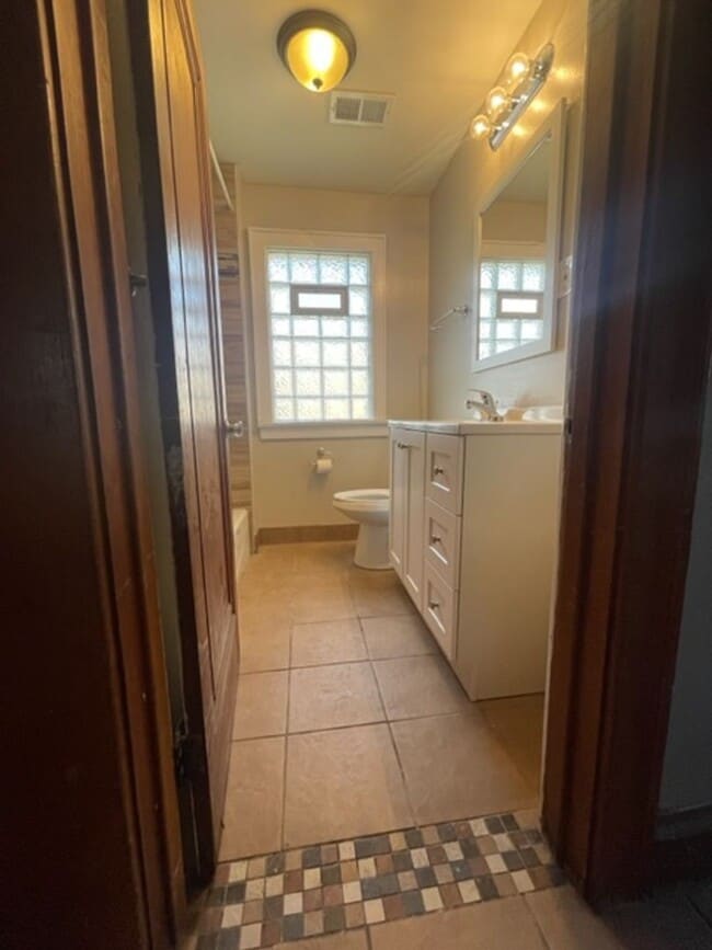 Building Photo - 3130N45thM