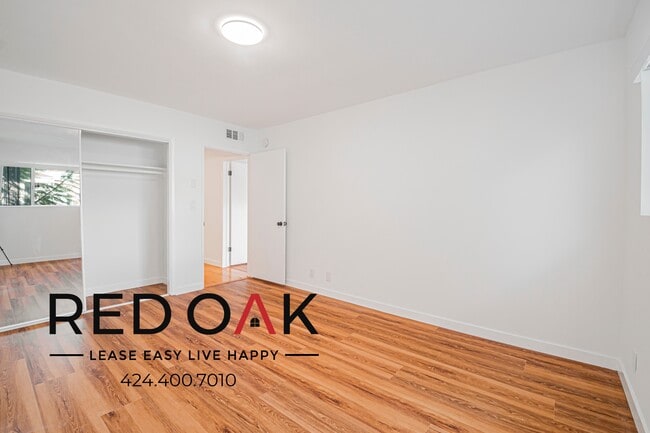 Building Photo - 463 S Maple Dr