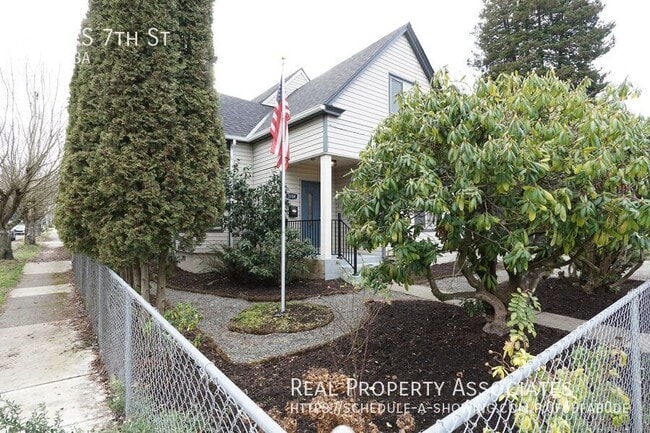 Building Photo - 3104 S 7th St