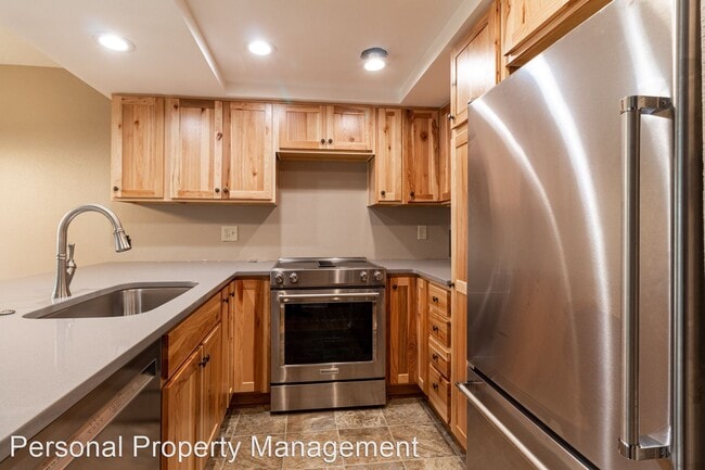 Building Photo - 2 br, 2.5 bath House - 7816 NE Loowit Loop...