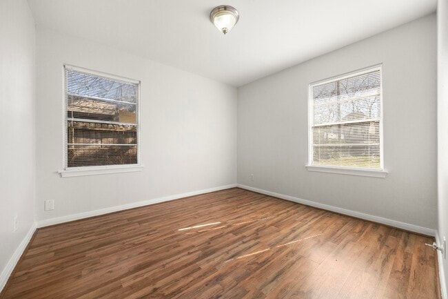 Building Photo - 6711 Schiller St