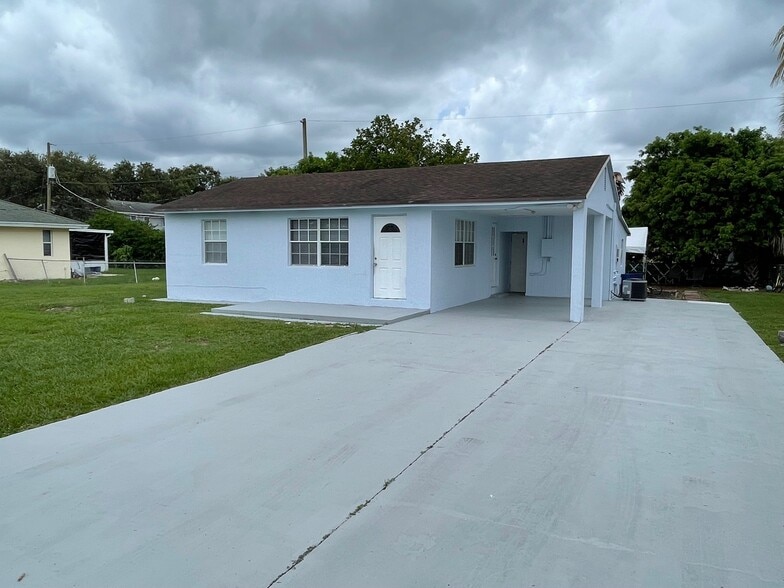 Building Photo - 1539 Magnolia Dr