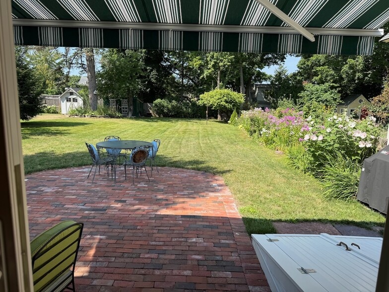 Building Photo - 61 Mansfield Ave