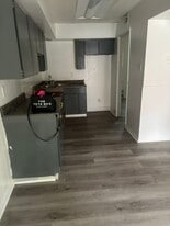 Building Photo - 710 E 12th Ave