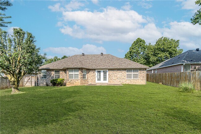 Building Photo - 213 Shane Dr