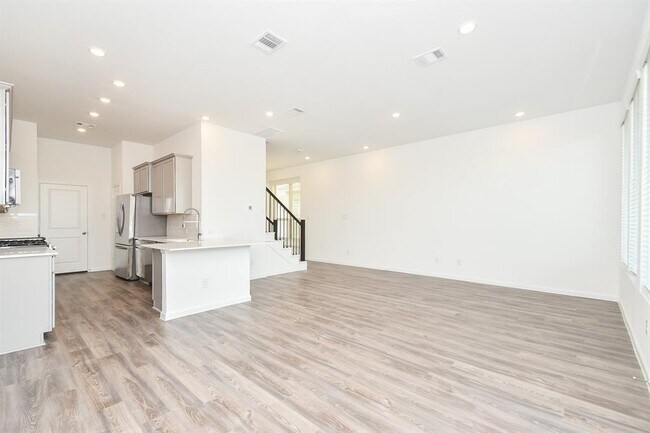 Building Photo - 5459 Holly Hvn Ct