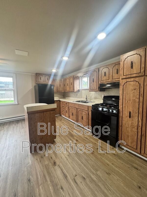 Building Photo - 398 Westmont Dr