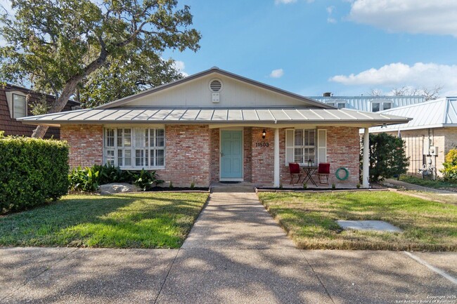 Primary Photo - WHISPERING OAKS GARDEN HOME