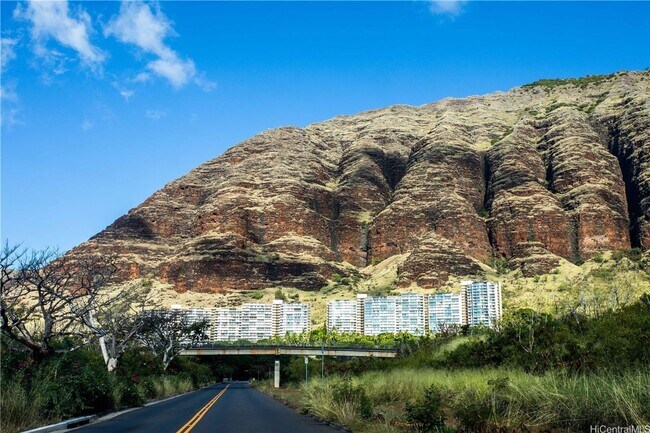 Building Photo - Makaha Valley Towers Fully Furnished. 1 Be...