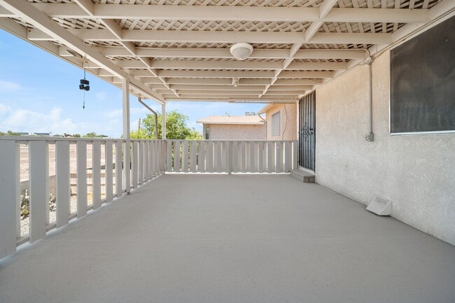 Building Photo - For RENT at Sandalwood Park North