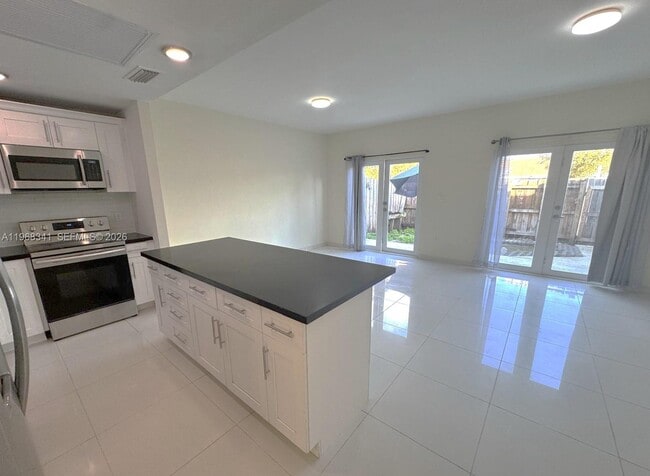 Building Photo - 13724 SW 259th St