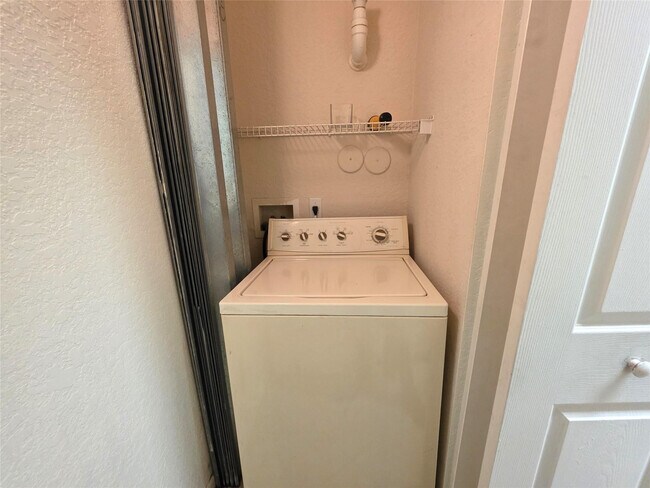 Building Photo - 2109 Belmont Ln