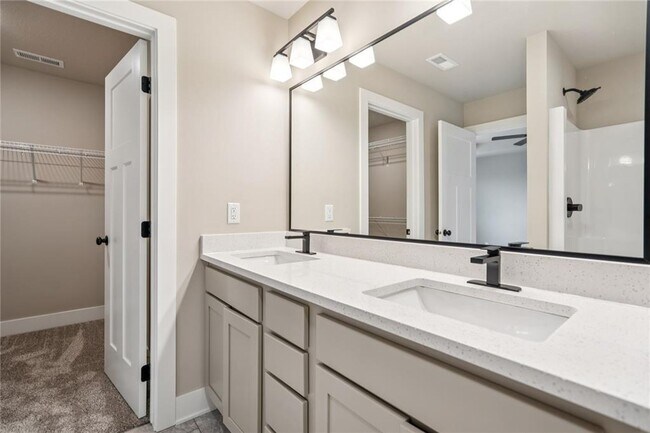 Building Photo - Single Family Home For Rent!