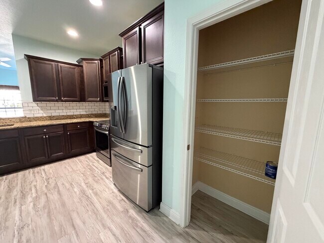 Building Photo - 114 Rearden Wy