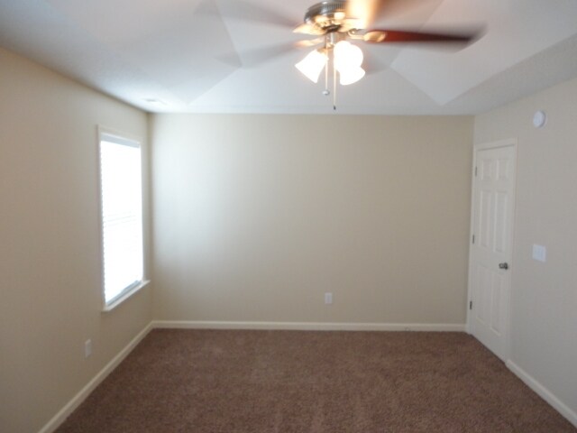 Building Photo - 209 Kindlewood Drive
