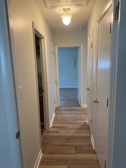 Building Photo - 24 Scottsdale Dr